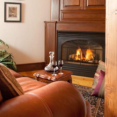 Stonecroft Country Inn Лед'ярд-Сентер Екстер'єр фото